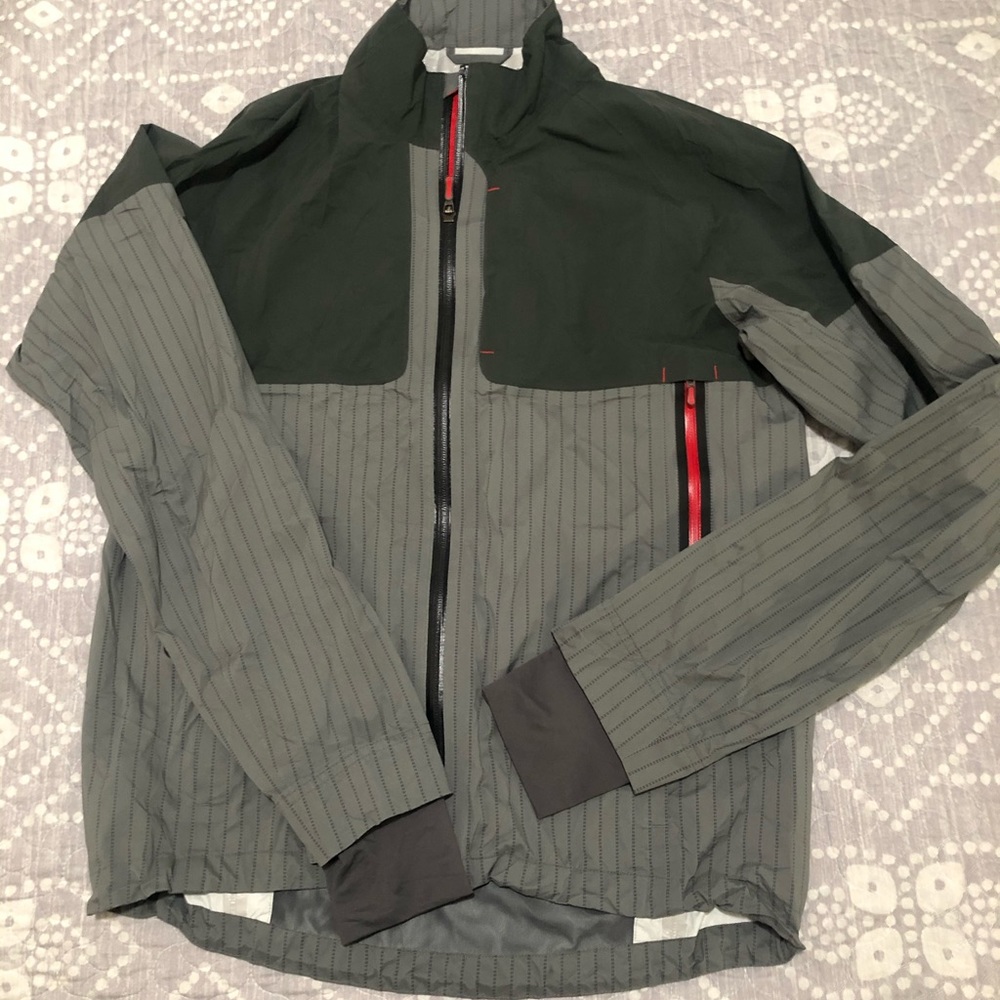 Lululemon men’s wind breaker